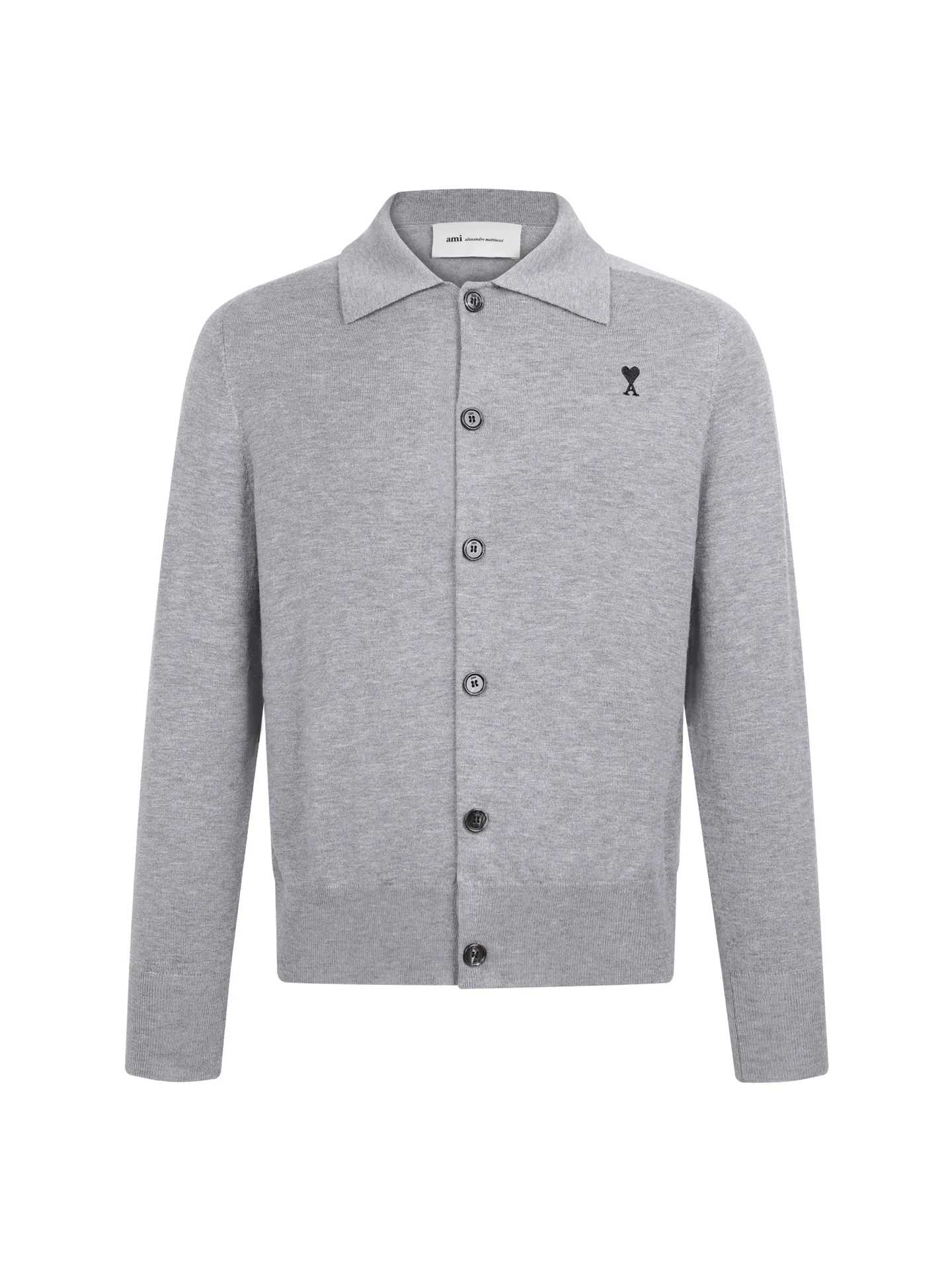 Ami Paris 26FW wool ADC embroidered knitted cardigan sweater ●Authentic 3800 purchase and development ●Fine merino wool yarn ●Using imported looms from Germany (14 needles) ●Imported embroidery ●Wool enzyme washing ●Customized 1:1 buttons ●Customized 1:1 trademark ●Fit version ●Size: S M L XL ●Style number: 26271/3B#20 ●Hand washing is recommended (this product is made of wool and is not easy to machine wash)
